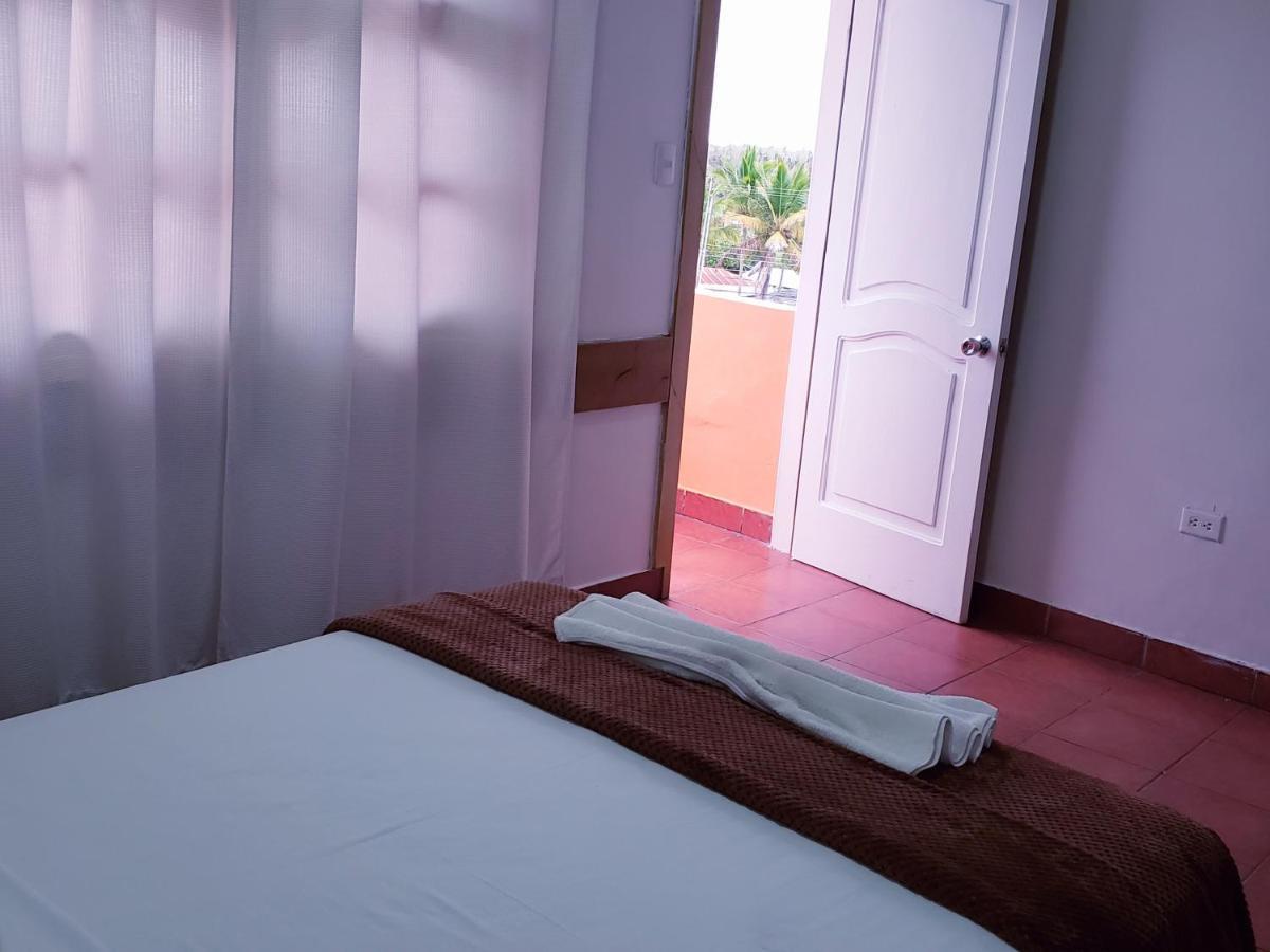 Hotel Crossman Puerto Ayora  Bagian luar foto