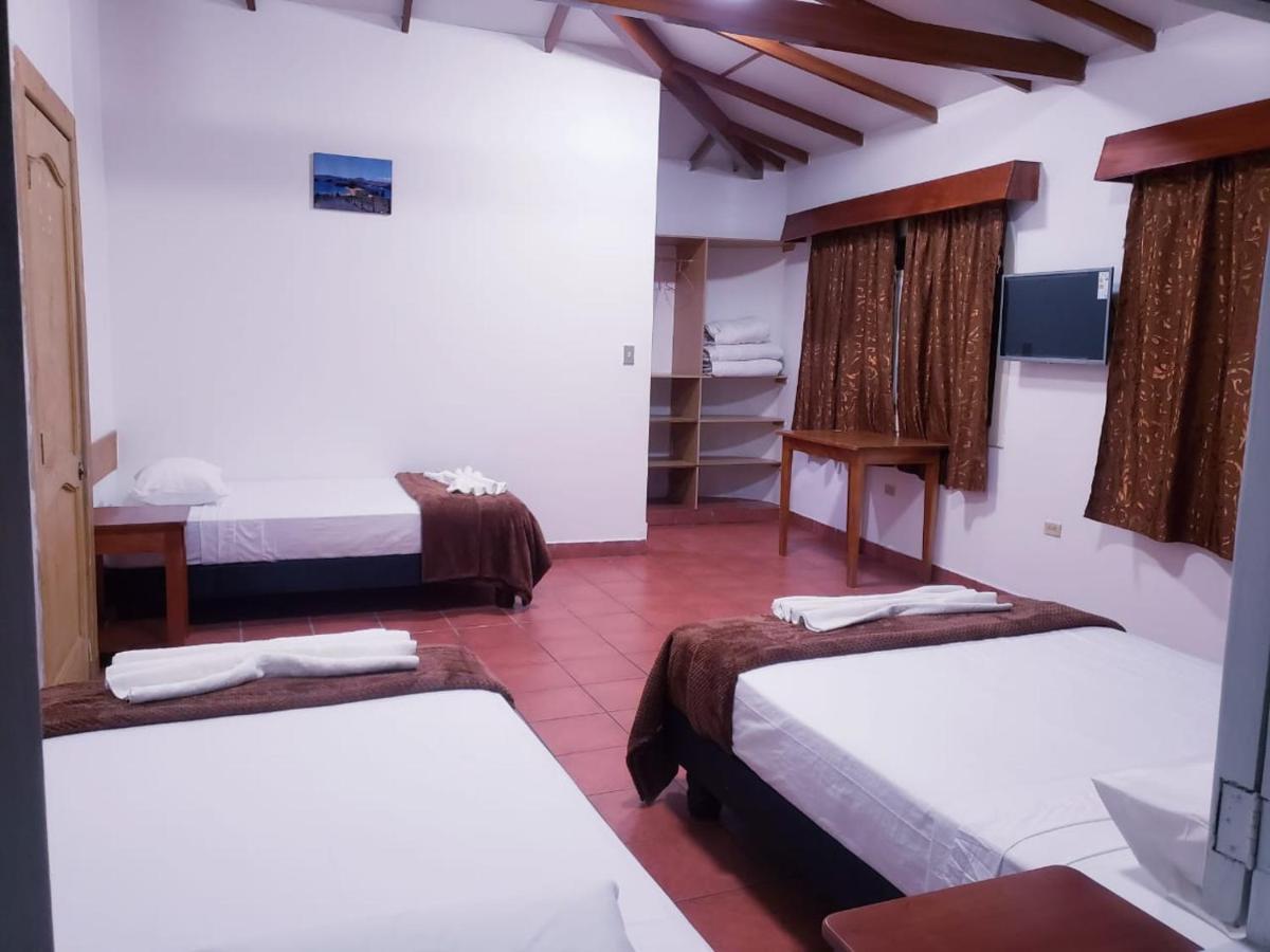 Hotel Crossman Puerto Ayora  Bagian luar foto
