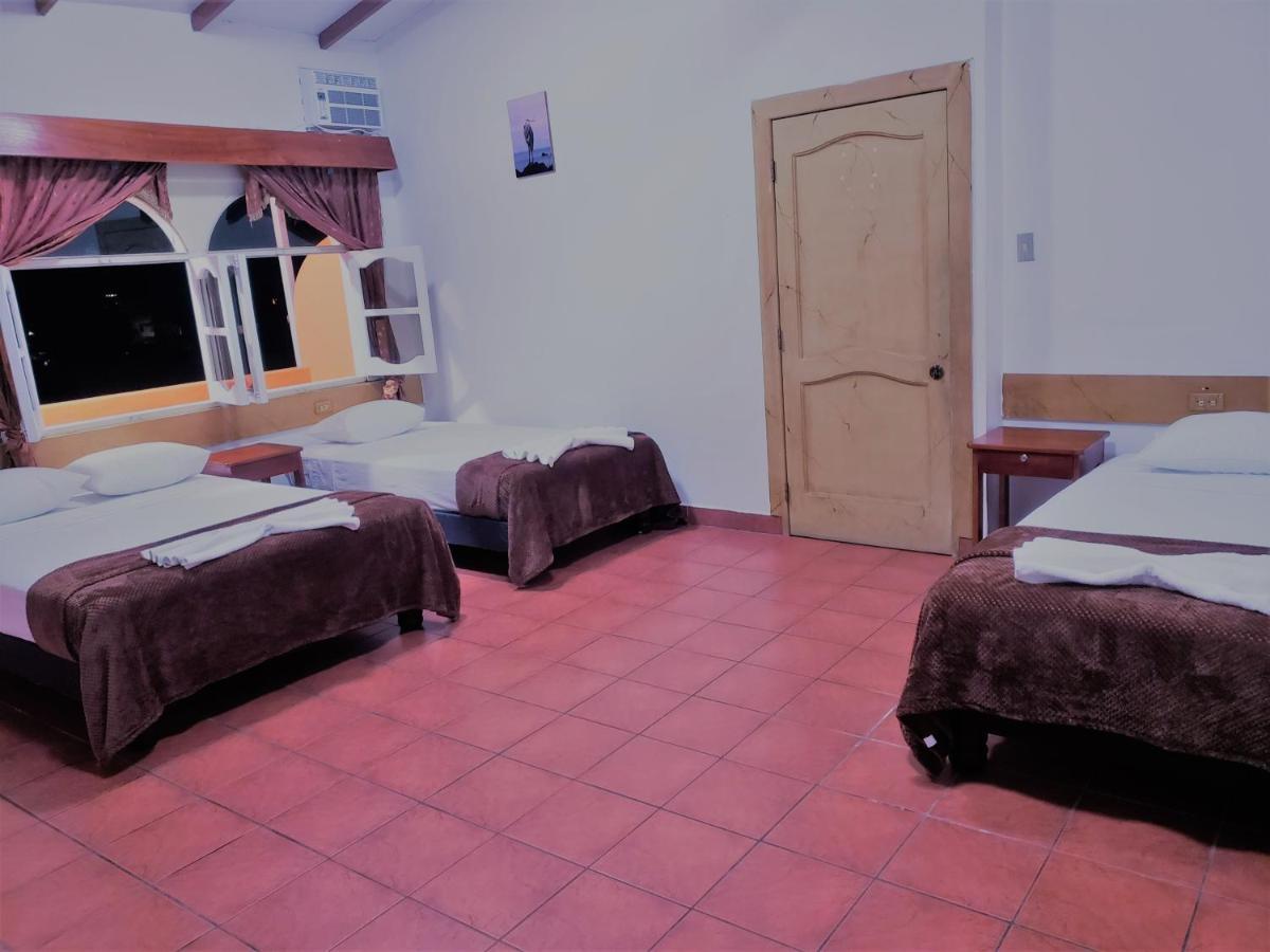Hotel Crossman Puerto Ayora  Bagian luar foto