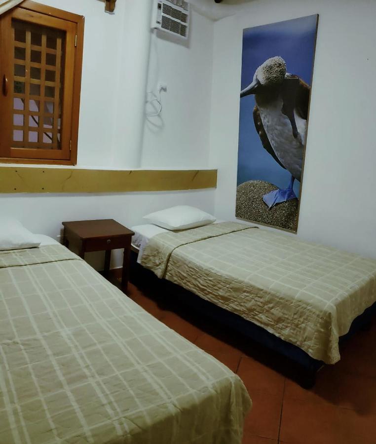 Hotel Crossman Puerto Ayora  Bagian luar foto