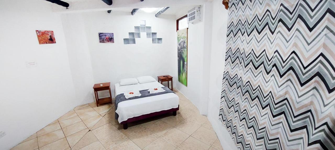 Hotel Crossman Puerto Ayora  Bagian luar foto