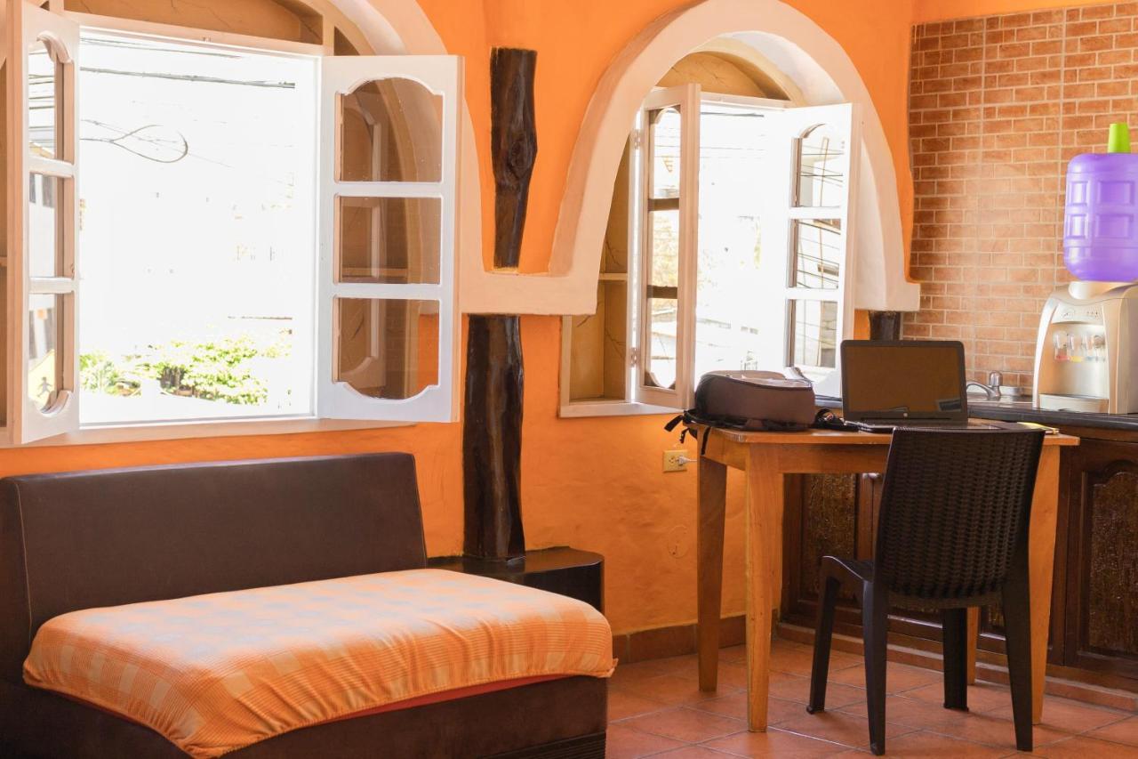 Hotel Crossman Puerto Ayora  Bagian luar foto