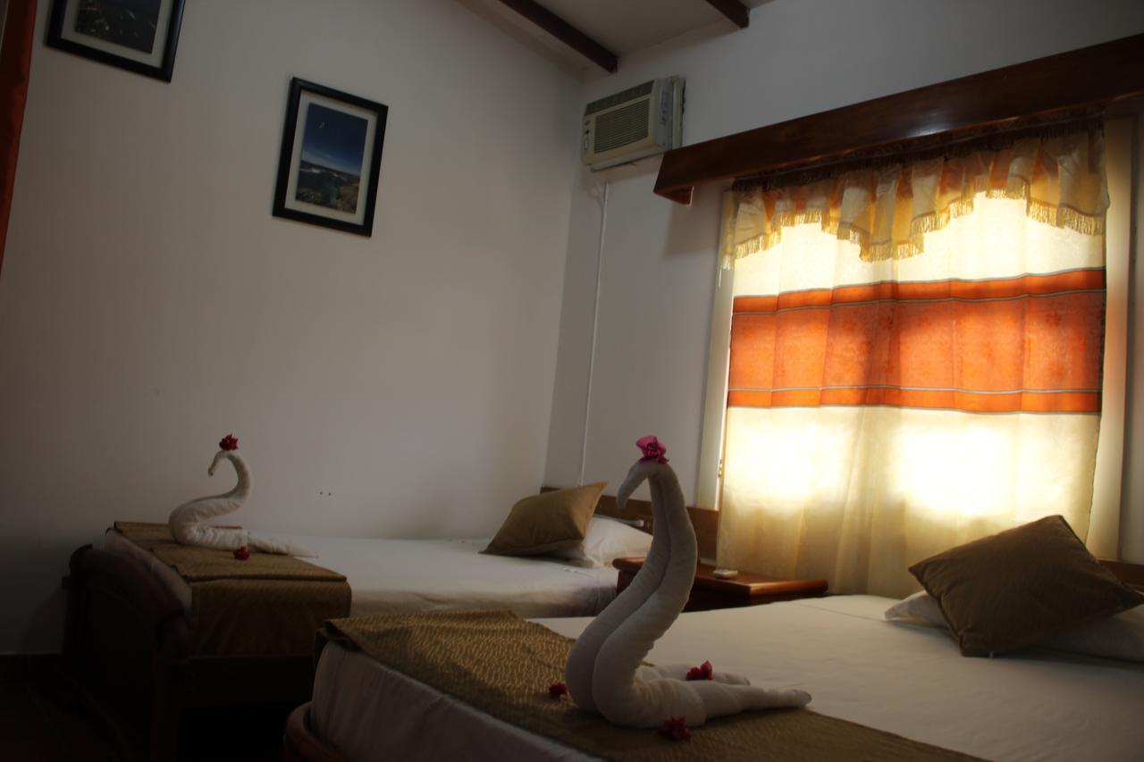 Hotel Crossman Puerto Ayora  Bagian luar foto