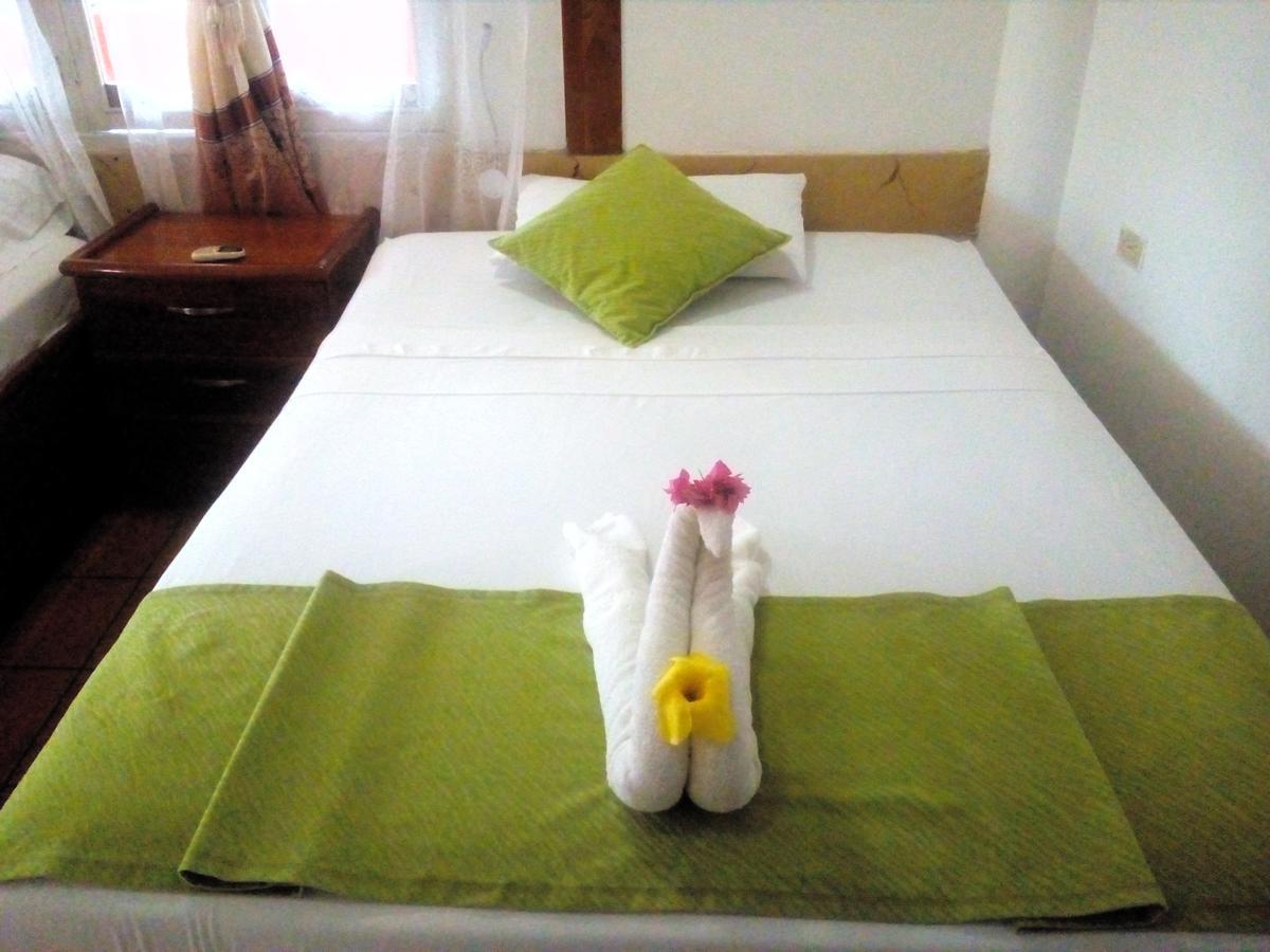 Hotel Crossman Puerto Ayora  Bagian luar foto
