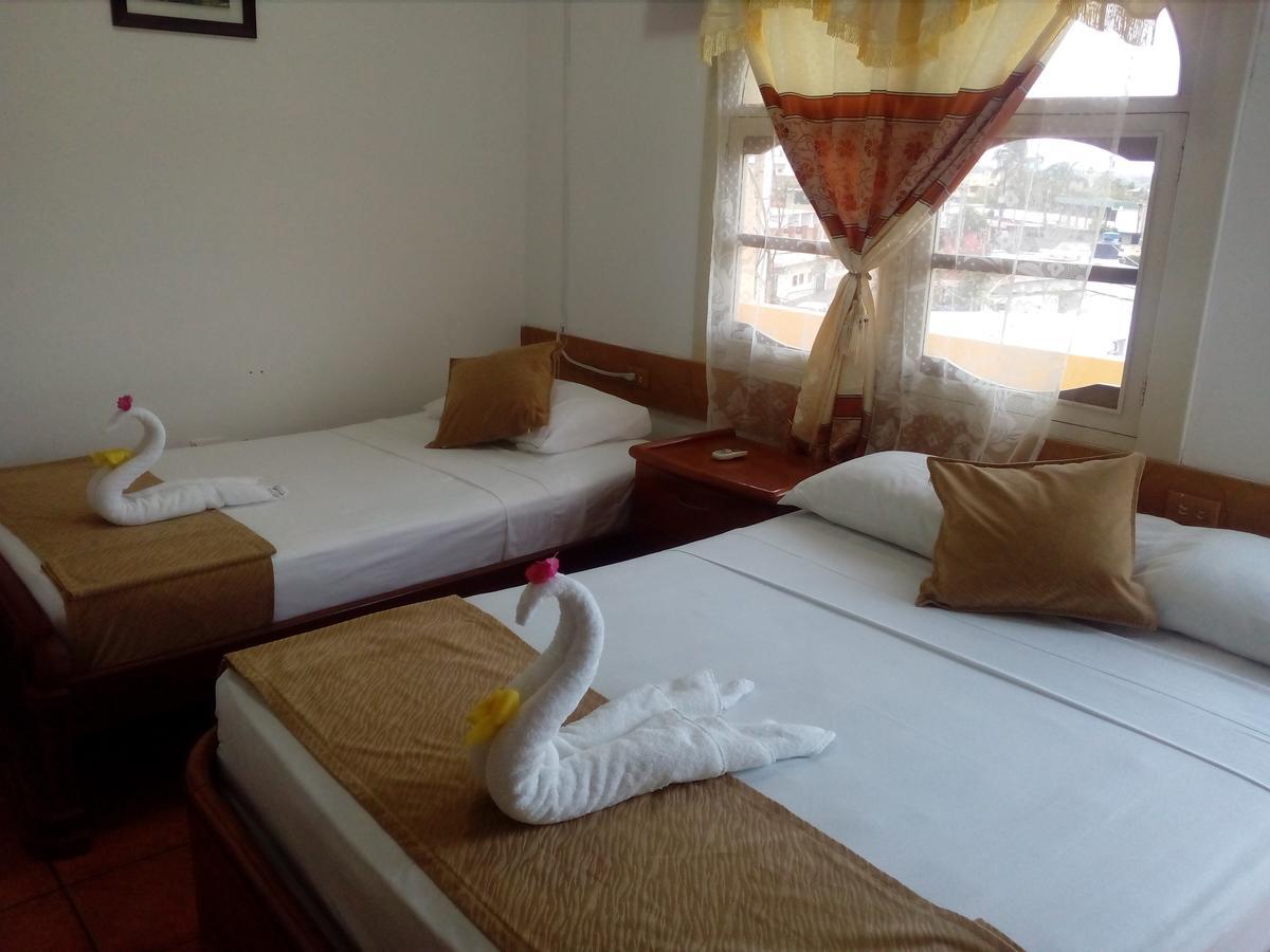 Hotel Crossman Puerto Ayora  Bagian luar foto