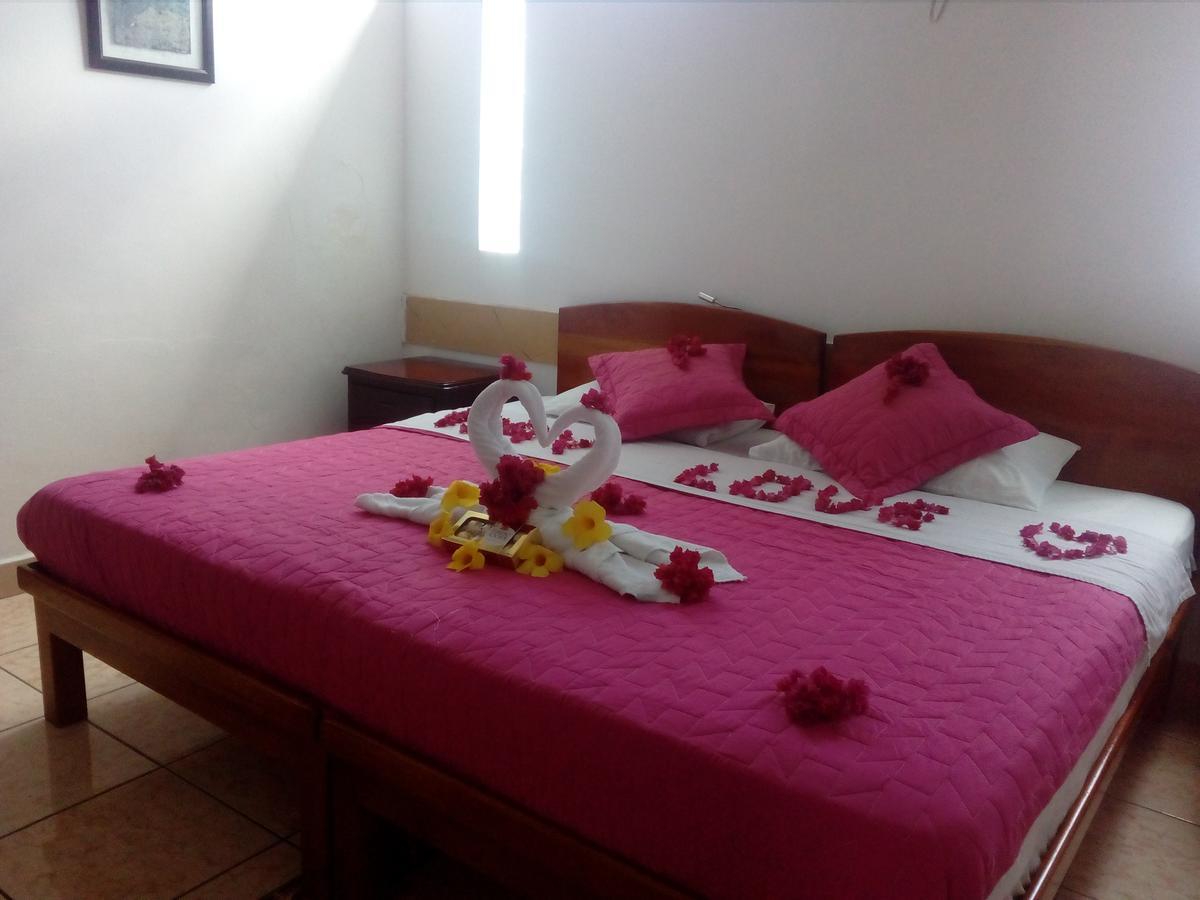 Hotel Crossman Puerto Ayora  Bagian luar foto