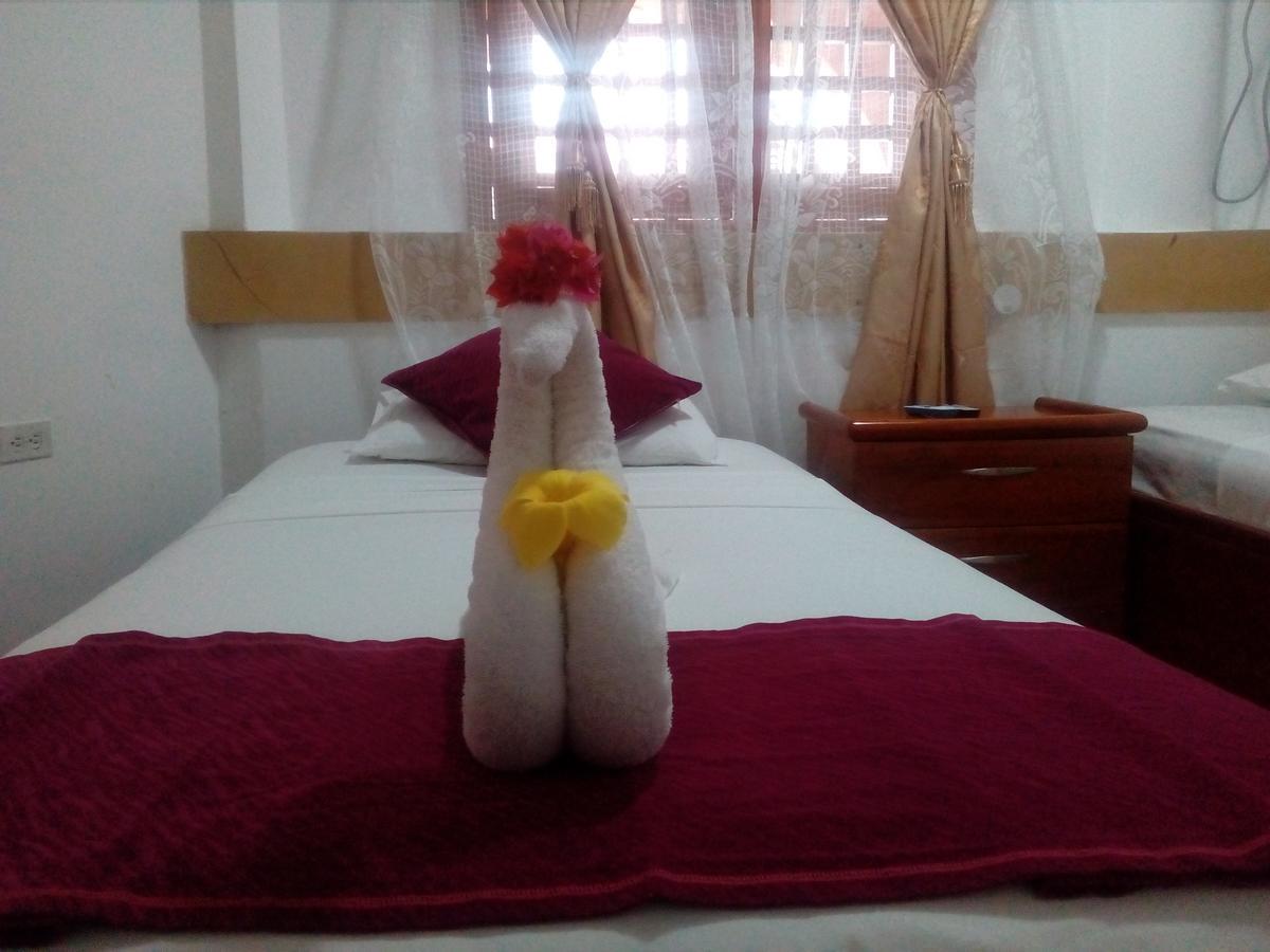 Hotel Crossman Puerto Ayora  Bagian luar foto