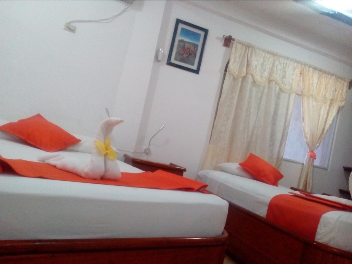 Hotel Crossman Puerto Ayora  Bagian luar foto