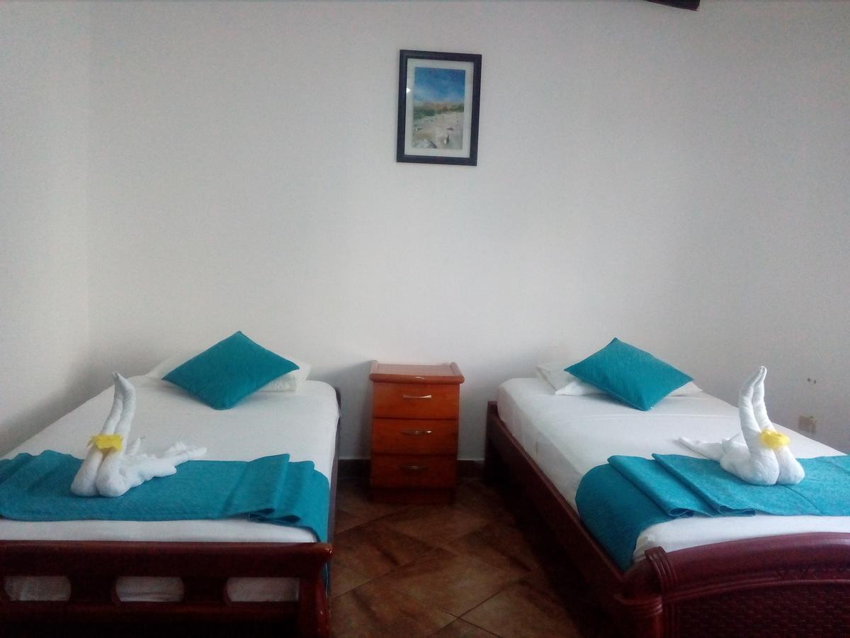 Hotel Crossman Puerto Ayora  Bagian luar foto