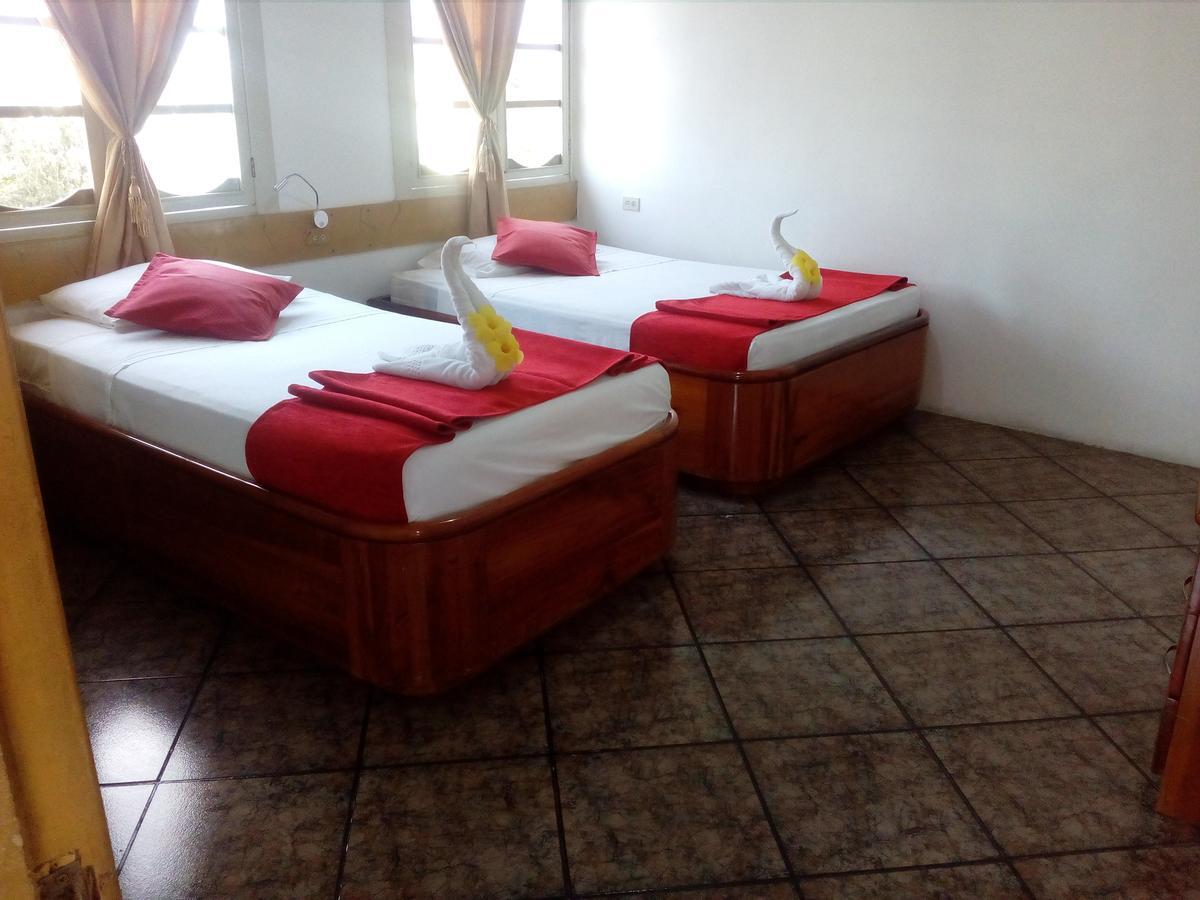 Hotel Crossman Puerto Ayora  Bagian luar foto