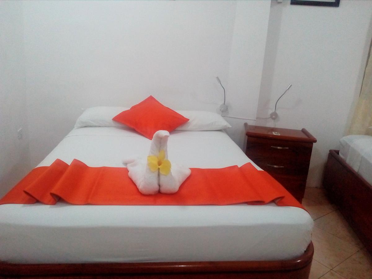 Hotel Crossman Puerto Ayora  Bagian luar foto