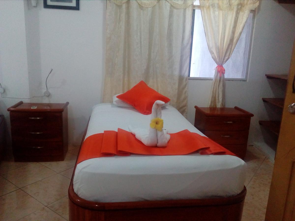 Hotel Crossman Puerto Ayora  Bagian luar foto